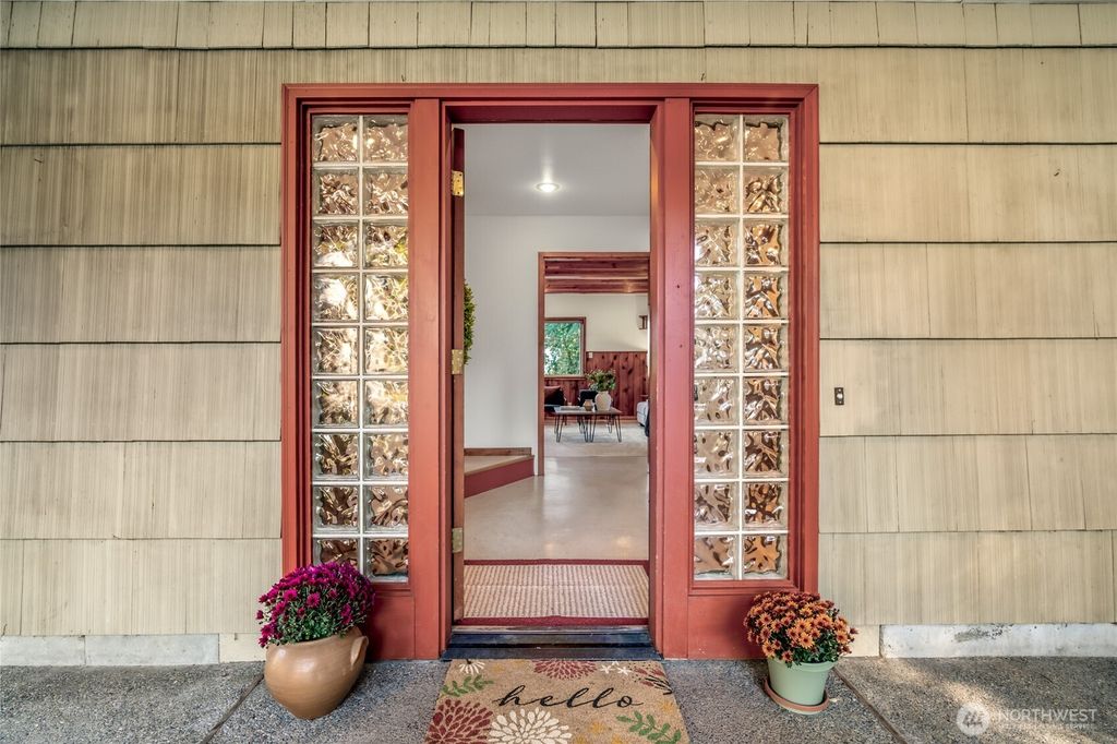 Photo of 2123 NE 177th Street, Shoreline, WA 98155 (MLS # 2442470)