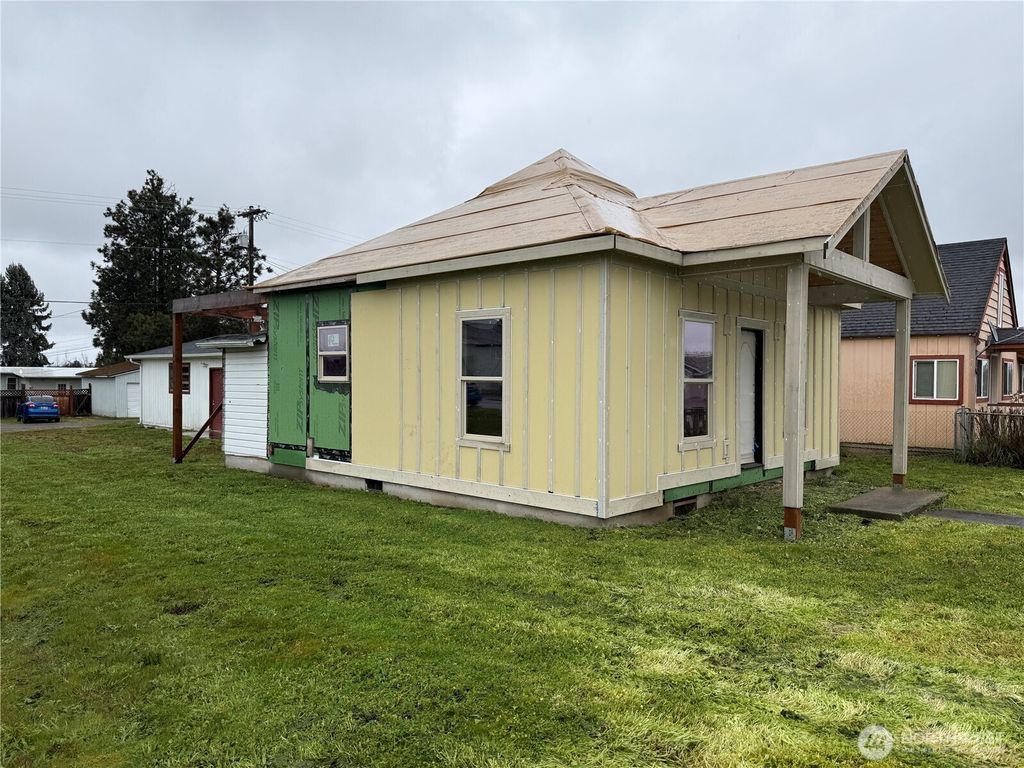 Photo of 490 W Spruce Street, Sequim, WA 98382 (MLS # 2492537)