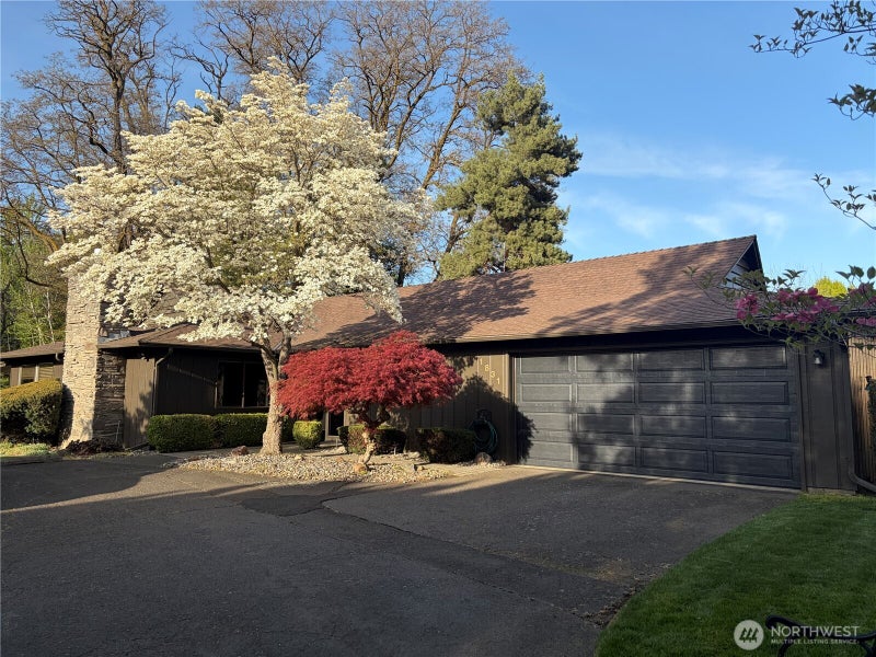 1831 Rustic Place