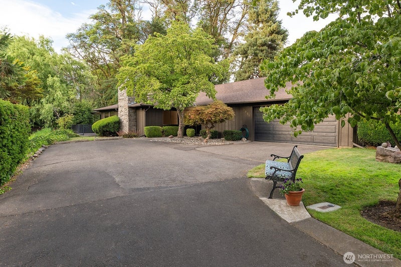 1831 Rustic Place