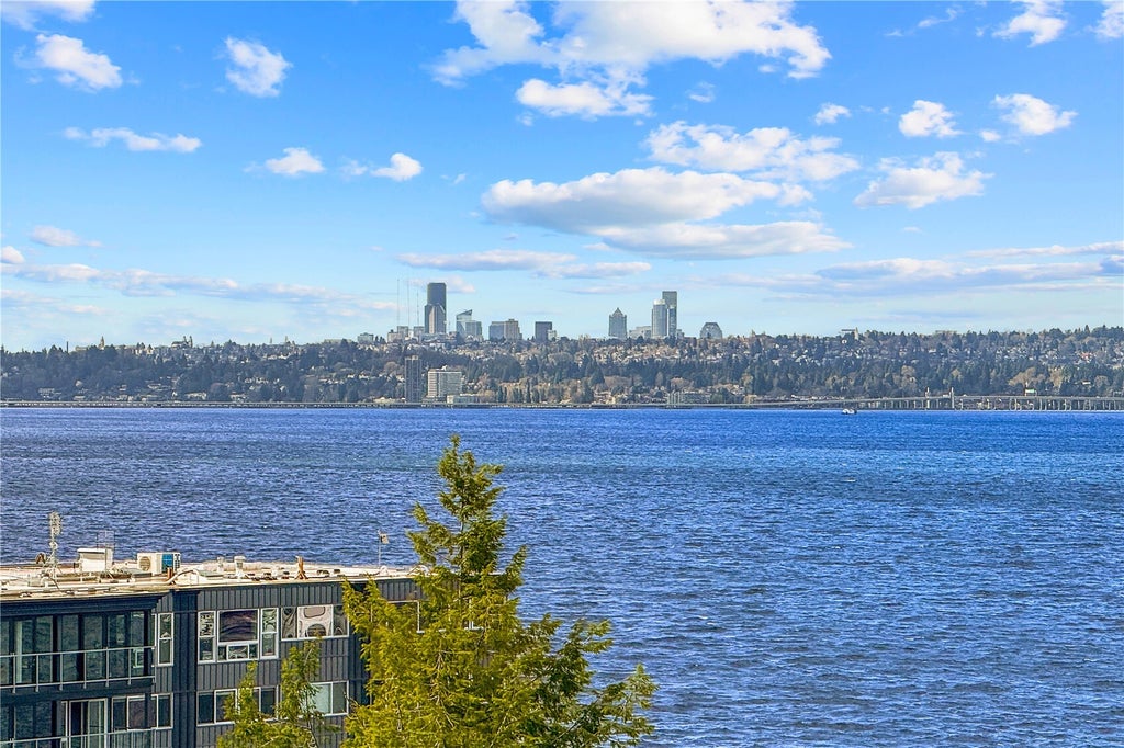 Photo of 311 2nd Street S #101, Kirkland, WA 98033 (MLS # 2597368)