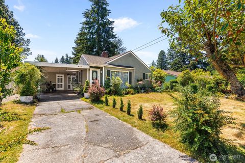 Photo of 622 47th St SE, Everett, WA 98203 (MLS # 2554868)