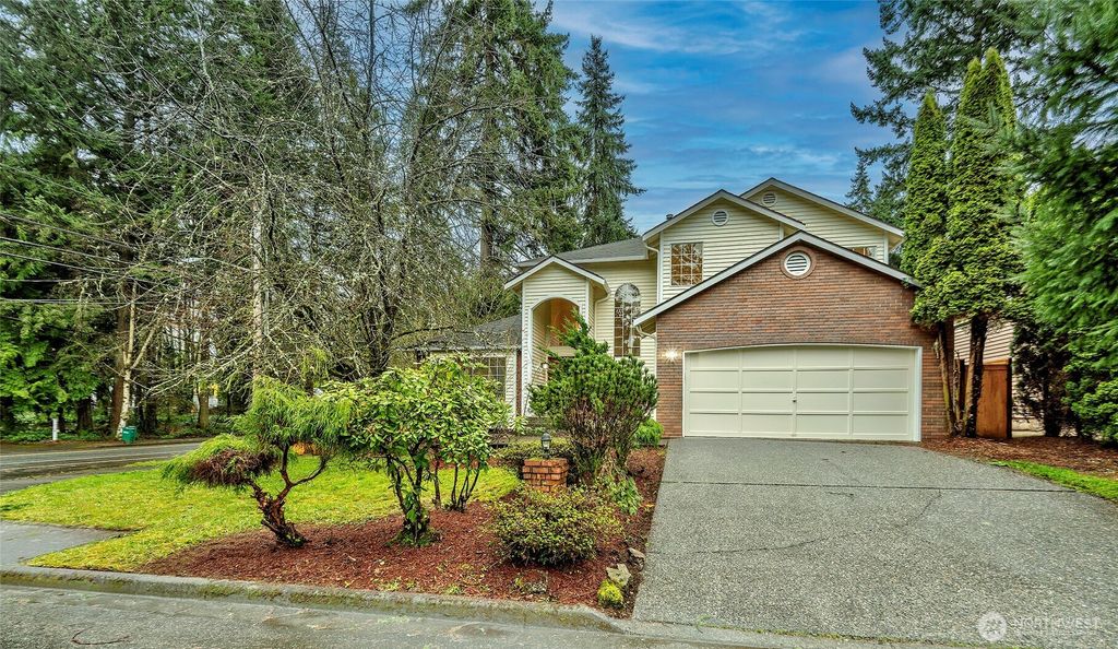 Photo of 13133 NW 74th Street, Kirkland, WA 98033 (MLS # 2495140)