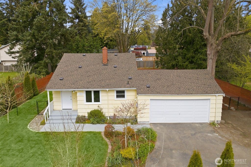 Photo of 13323 20th Avenue NE, Seattle, WA 98125 (MLS # 2522826)