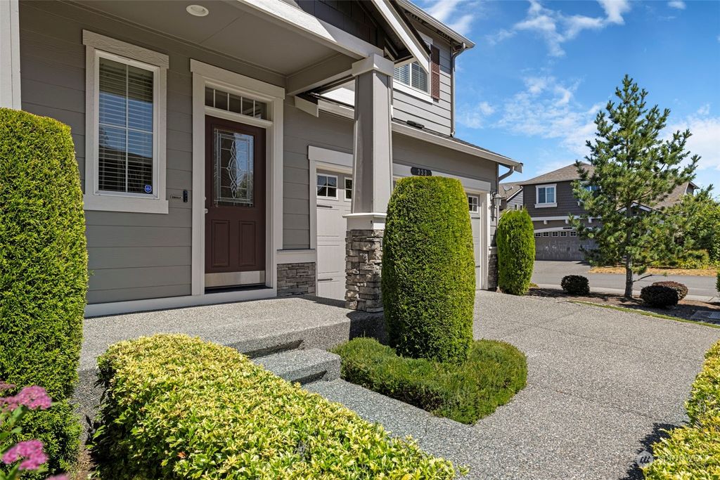 Photo of 333 203rd Place SW, Lynnwood, WA 98036 (MLS # 2270277)
