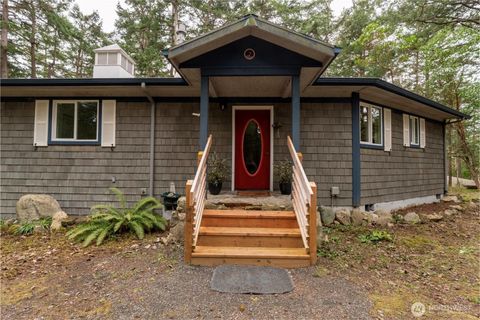 Photo of 523 Island Drive, Friday Harbor, WA 98250 (MLS # 2489910)