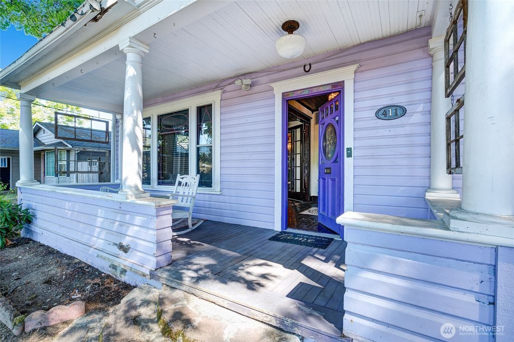 Photo of 411 S Lewis Street, Monroe, WA 98272 (MLS # 2419158)