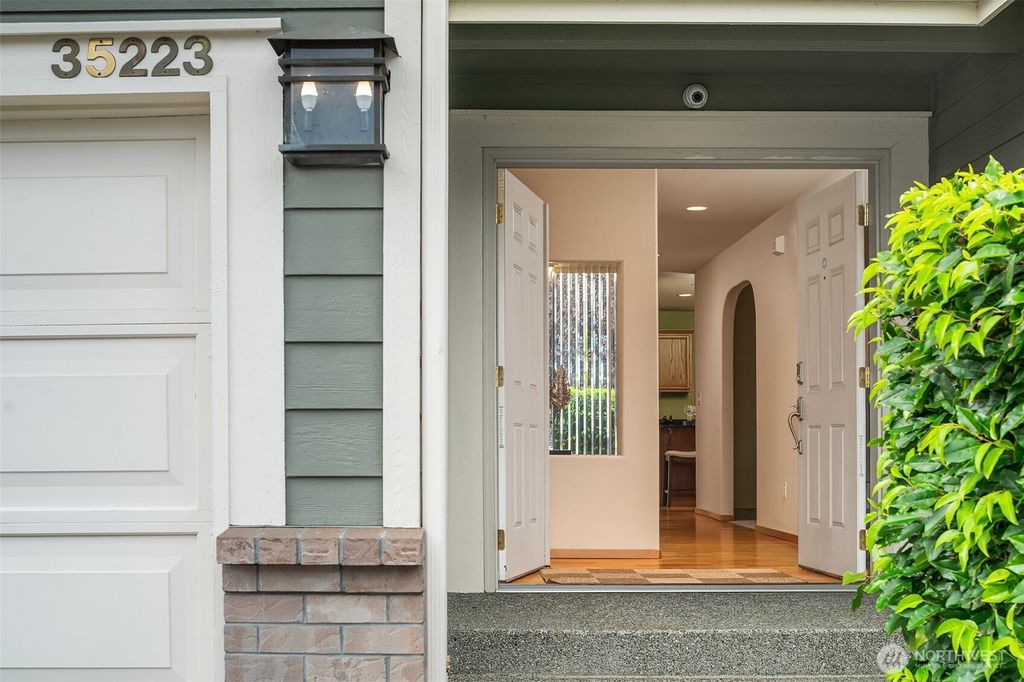 Photo of 35223 6th Avenue SW, Federal Way, WA 98023 (MLS # 2416808)