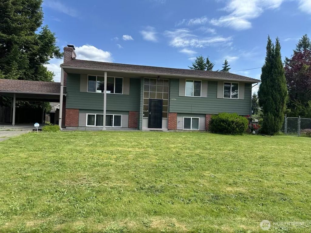 Photo of 16554 119th Avenue SE, Renton, WA 98058 (MLS # 2391753)