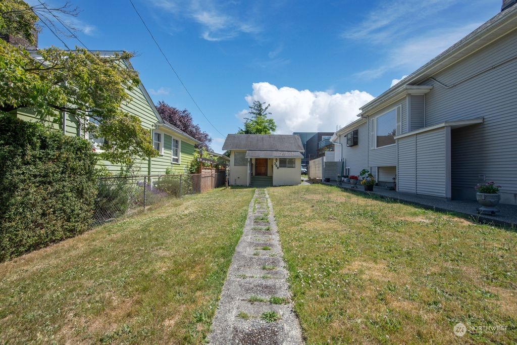 Photo of 309 N 74th Street, Seattle, WA 98103 (MLS # 2131836)