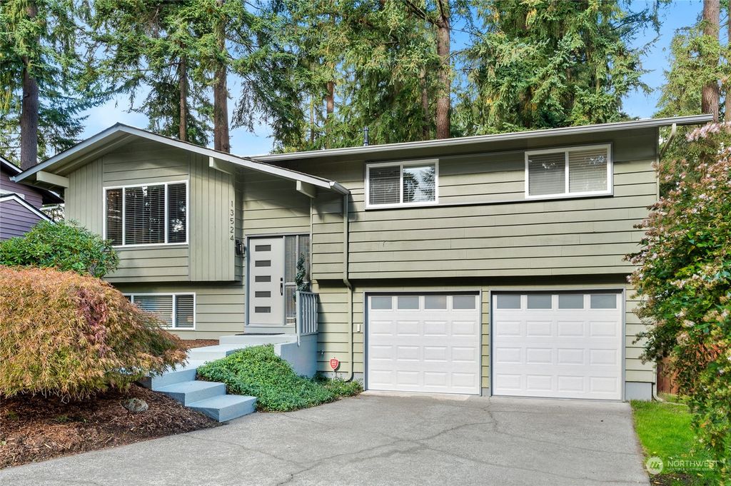 Photo of 13524 NE 78th Place, Redmond, WA 98052 (MLS # 2172843)