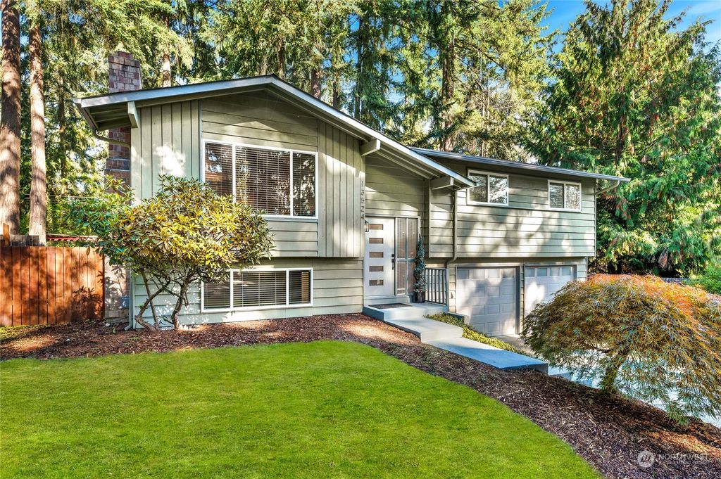 Photo of 13524 NE 78th Place, Redmond, WA 98052 (MLS # 2172843)