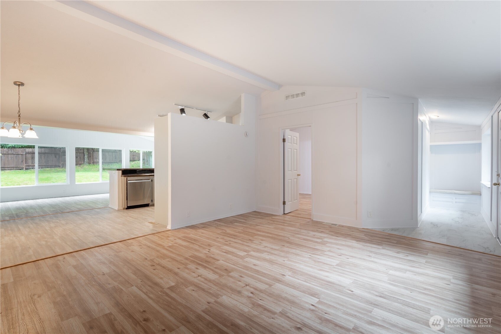 799 King Road