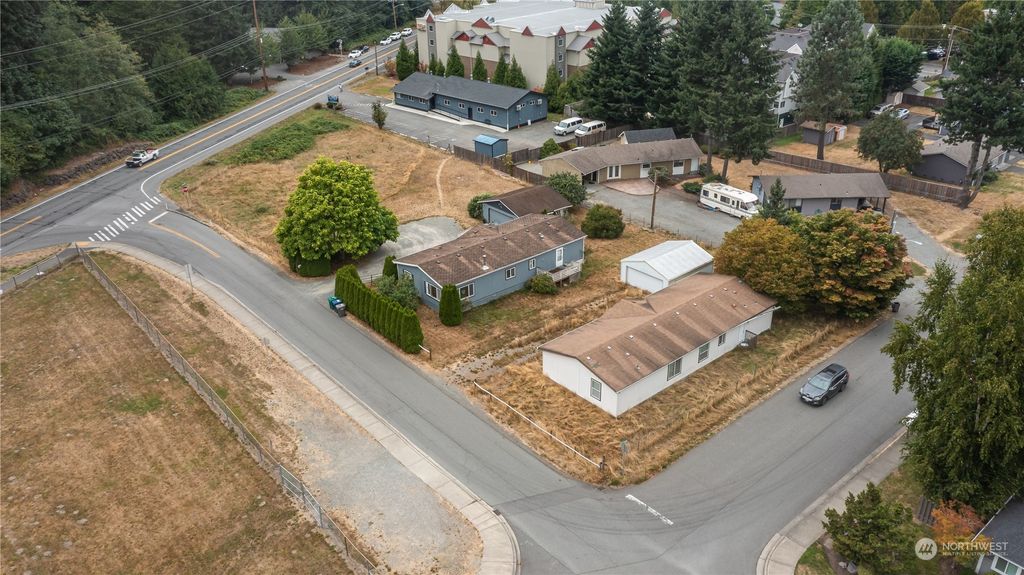 Photo of 710 NW Holly Street, Issaquah, WA 98027 (MLS # 2026585)