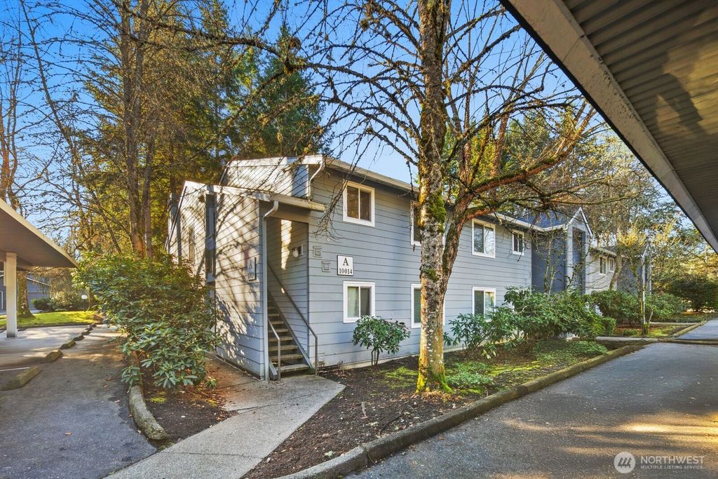 Photo of 10014 NE 127th Place #A201, Kirkland, WA 98034 (MLS # 2469899)