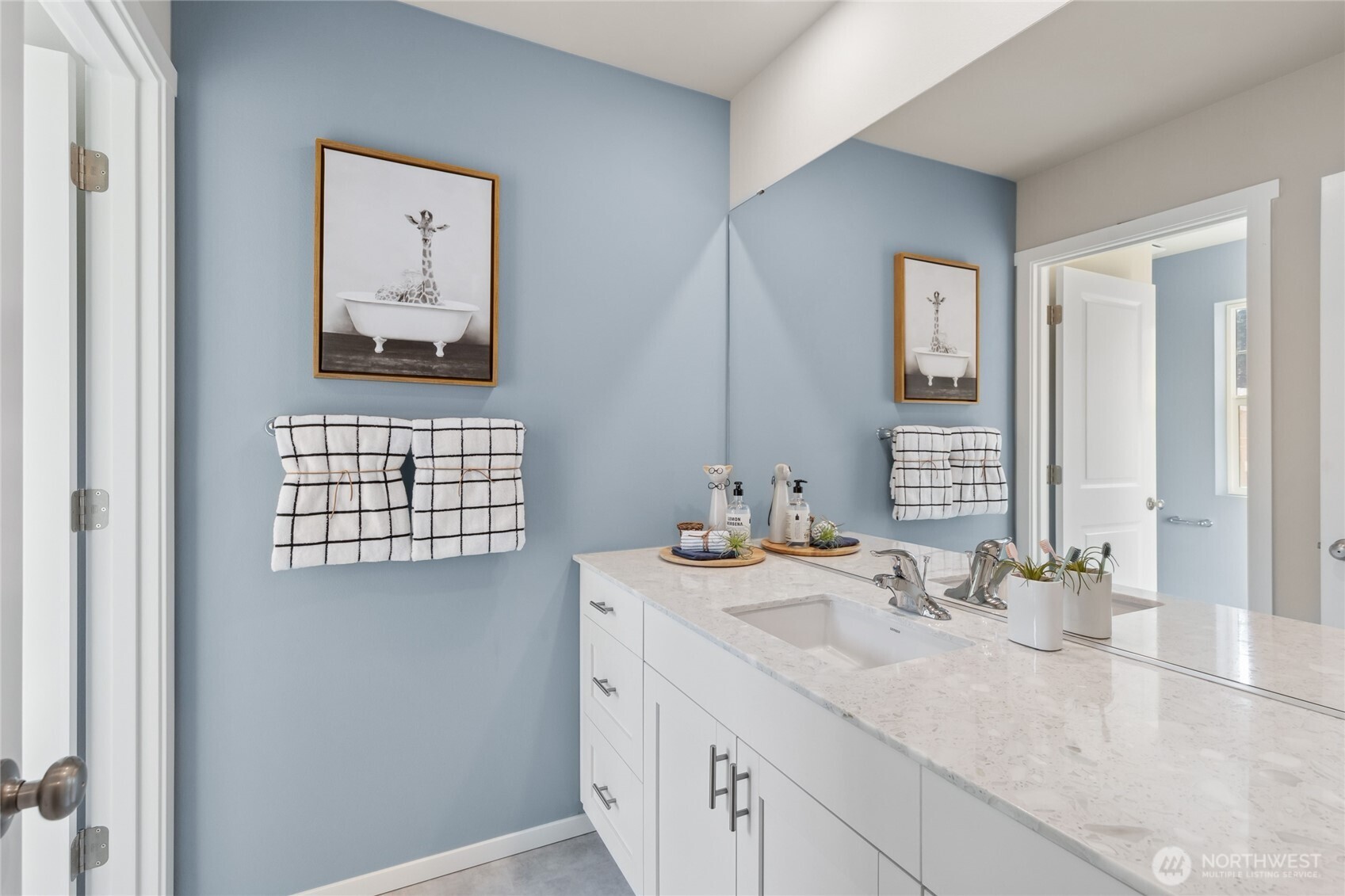 4010 Hyde Loop NE 143