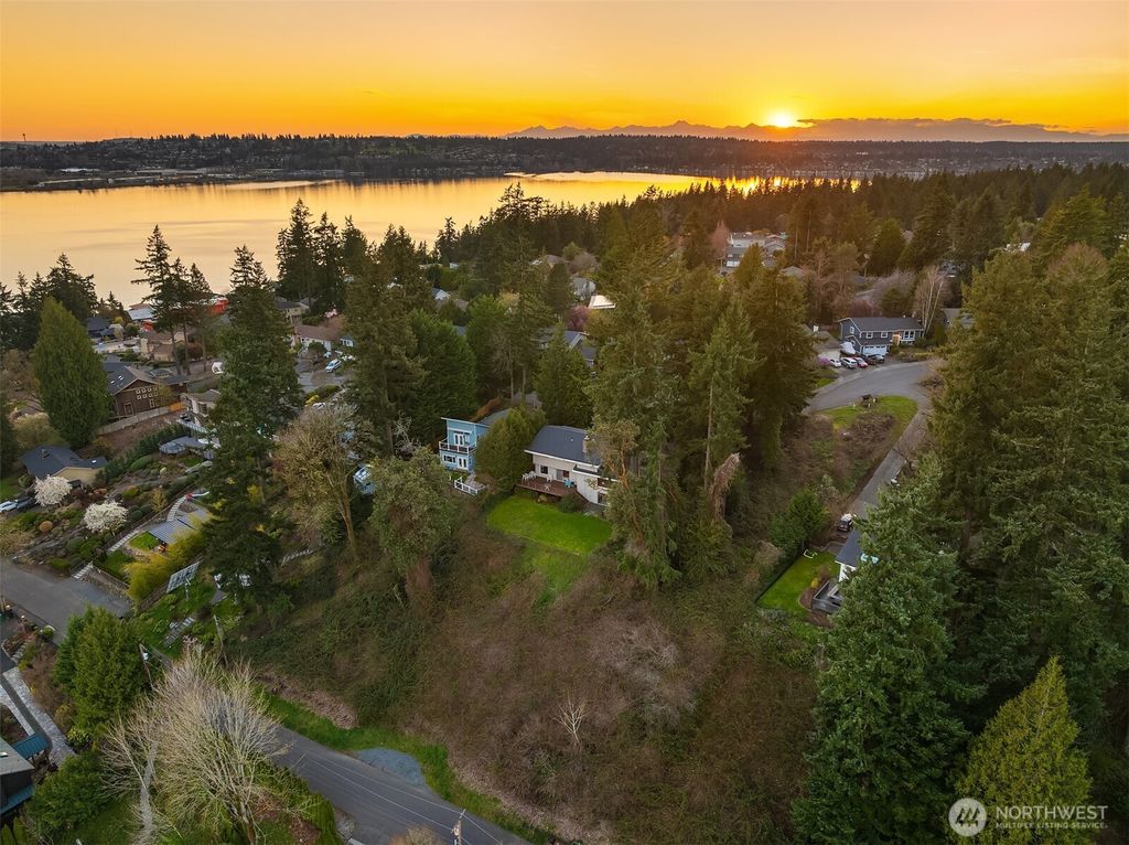 Photo of 11312 83rd Place NE, Kirkland, WA 98034 (MLS # 2502772)