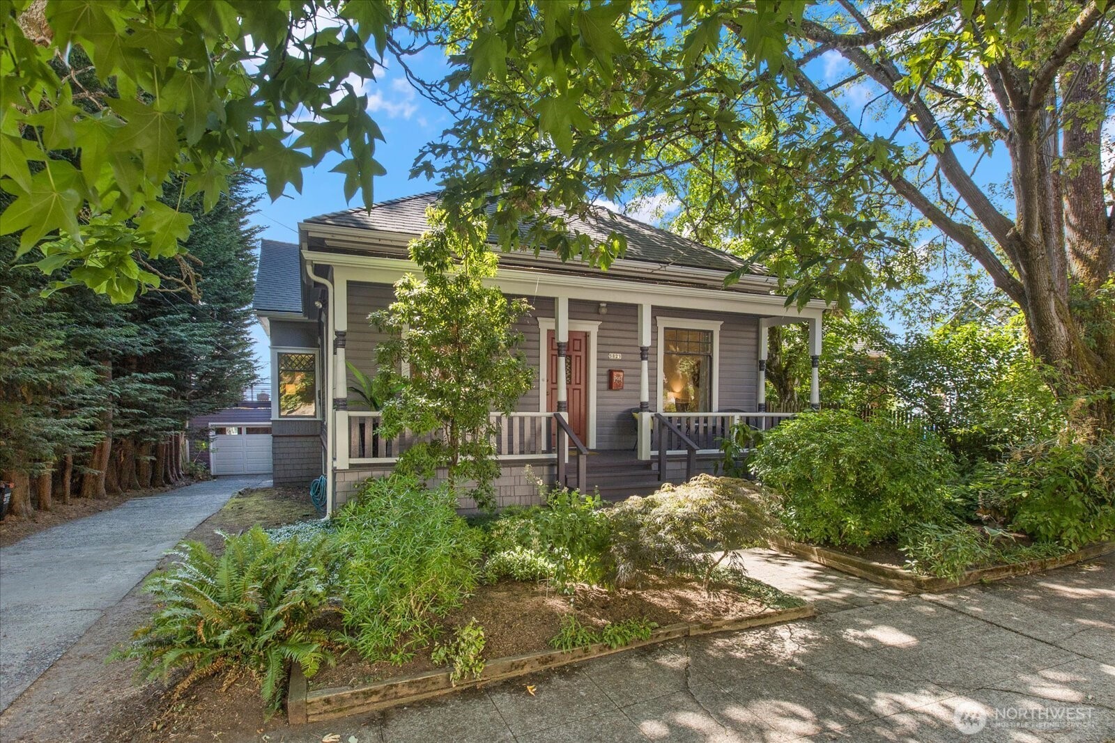 5825 4th Avenue NW
