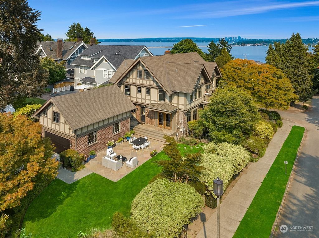 Photo of 2659 Cascadia Avenue S, Seattle, WA 98144 (MLS # 2171529)