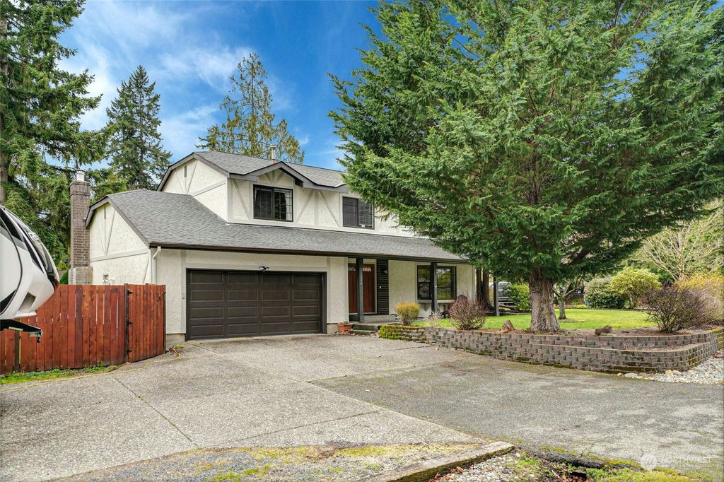 Photo of 11324 21st Place NE, Lake Stevens, WA 98258 (MLS # 2209922)