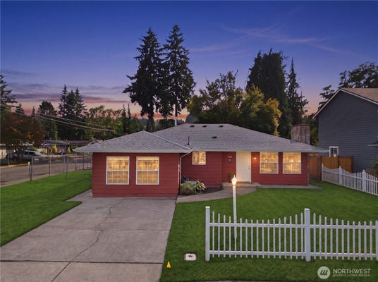 626 9TH AVE SE, PUYALLUP, WA 98372 - Image 1fd9891e080b93d4ddef2b25c054e275/1141926014