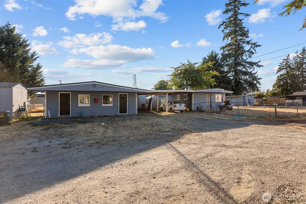 Photo of 9212 33rd Avenue Ct S, Lakewood, WA 98499 (MLS # 2564463)