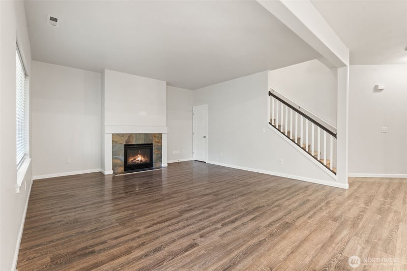 9125 174th Street E