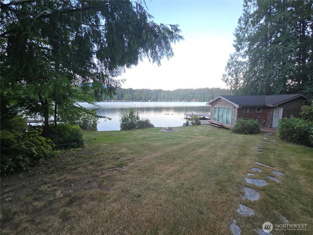 Photo of 425 W Shore Loop Road, Snohomish, WA 98290 (MLS # 2567480)