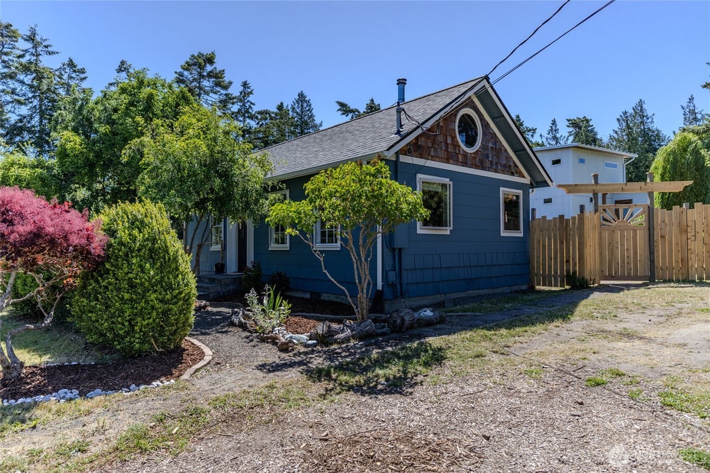 Photo of 305 49th Street, Port Townsend, WA 98368 (MLS # 2532383)