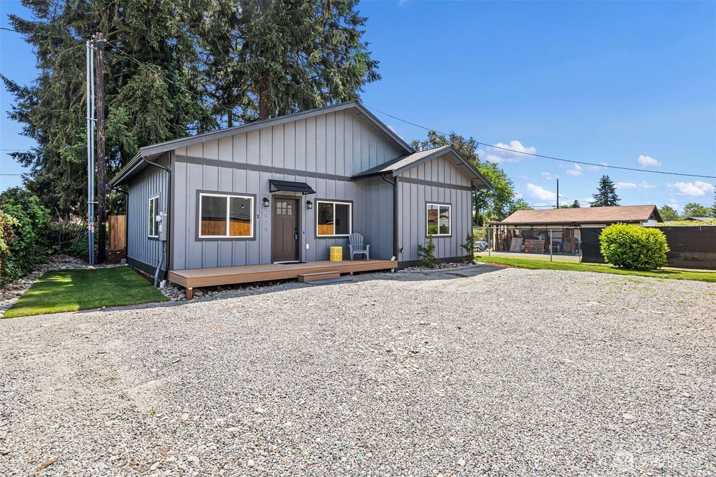 Photo of 4924 Diamond Boulevard #2, Lakewood, WA 98499 (MLS # 2527030)