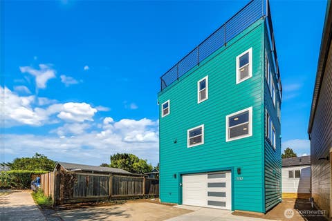 Photo of 332 NE Elk Place, Seattle, WA 98115 (MLS # 2544195)