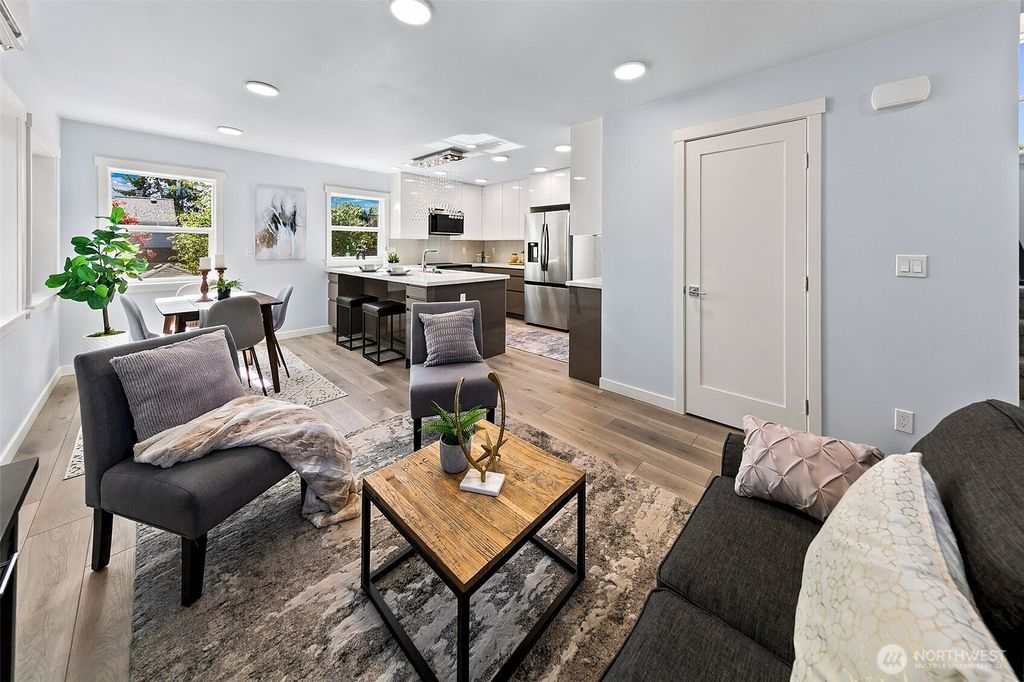Photo of 332 NE Elk Place, Seattle, WA 98115 (MLS # 2544195)
