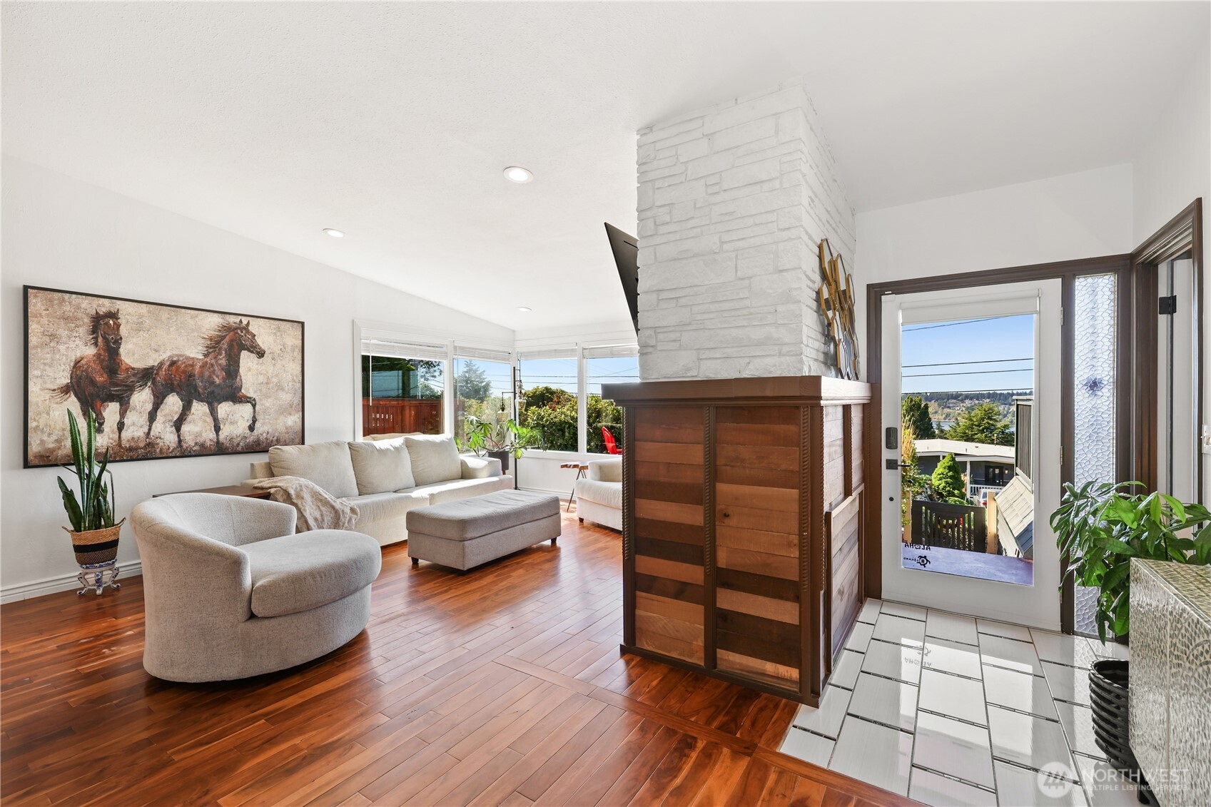 1307 N Cascade Avenue