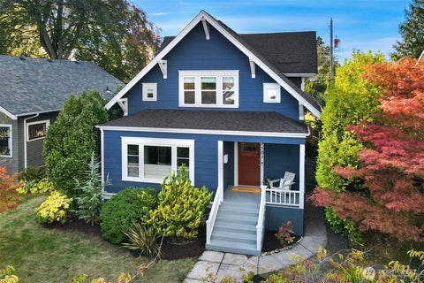 Photo of 5507 12th Avenue NE, Seattle, WA 98105 (MLS # 2592072)
