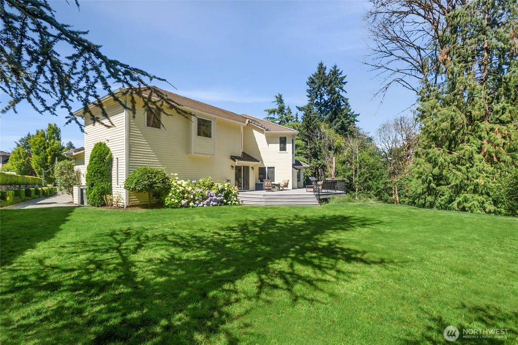 Photo of 932 16th Avenue Ct SE, Puyallup, WA 98372 (MLS # 2511411)