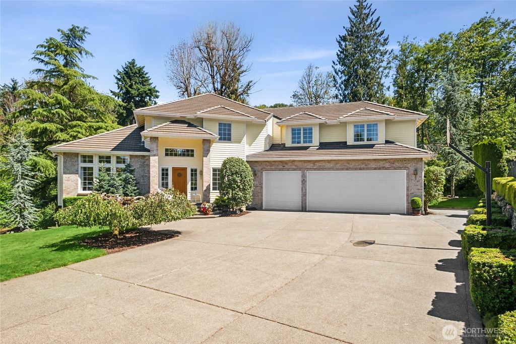 Photo of 932 16th Avenue Ct SE, Puyallup, WA 98372 (MLS # 2511411)