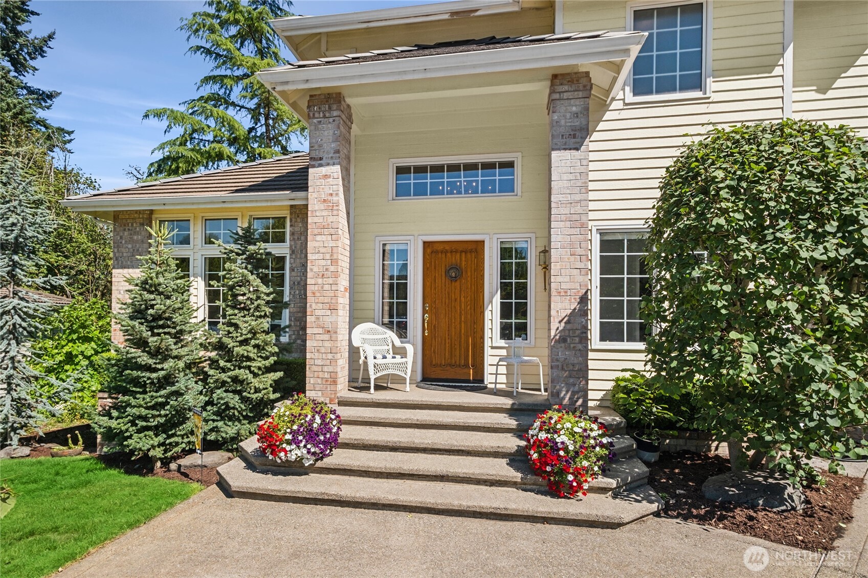 932 16th Avenue Ct SE