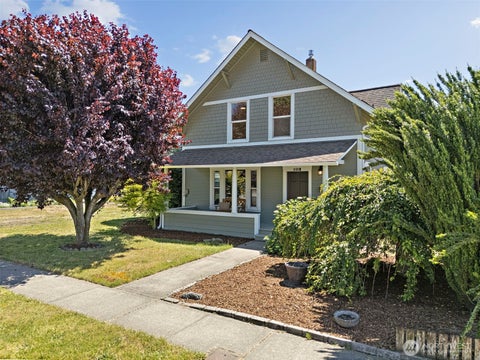 Photo of 1118 Thompson Street, Sumner, WA 98390 (MLS # 2539644)