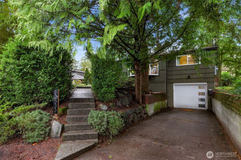 Photo of 12533 12th Avenue NE, Seattle, WA 98125 (MLS # 2479386)