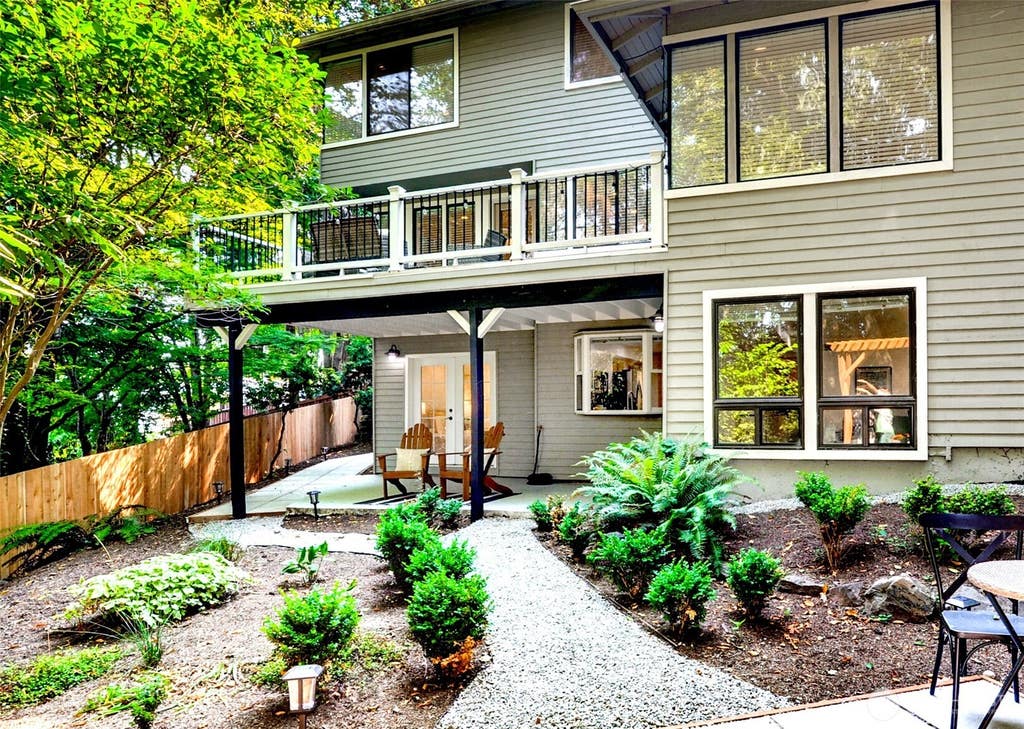Photo of 2308 NE 123rd Street, Seattle, WA 98125 (MLS # 2575045)