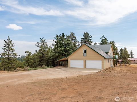 Photo of 117 Hummingbird Road, East Wenatchee, WA 98802 (MLS # 2431724)