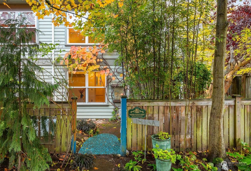 Photo of 1413 NW 60th ST St #A, Seattle, WA 98107 (MLS # 2306062)