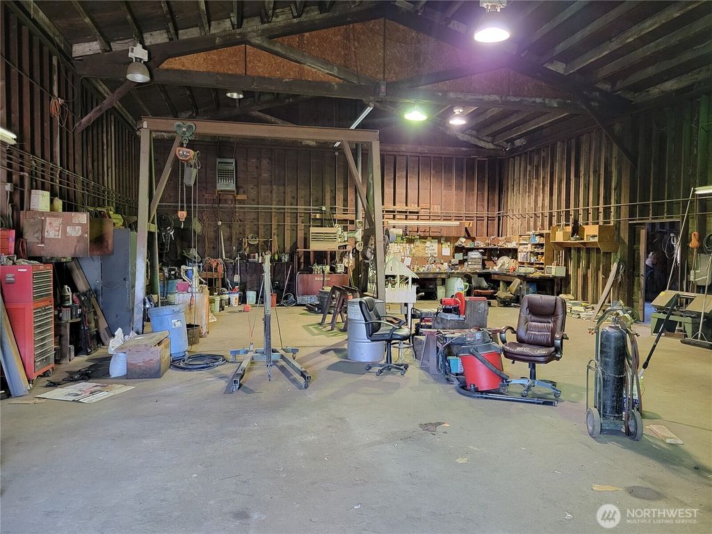 listing image 9367548323743864306