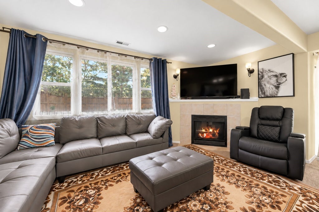 Photo of 1105 9th Avenue #B, Milton, WA 98354 (MLS # 2591486)