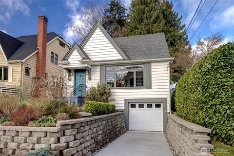 Photo of 1919 11th Avenue E, Seattle, WA 98102 (MLS # 2491144)