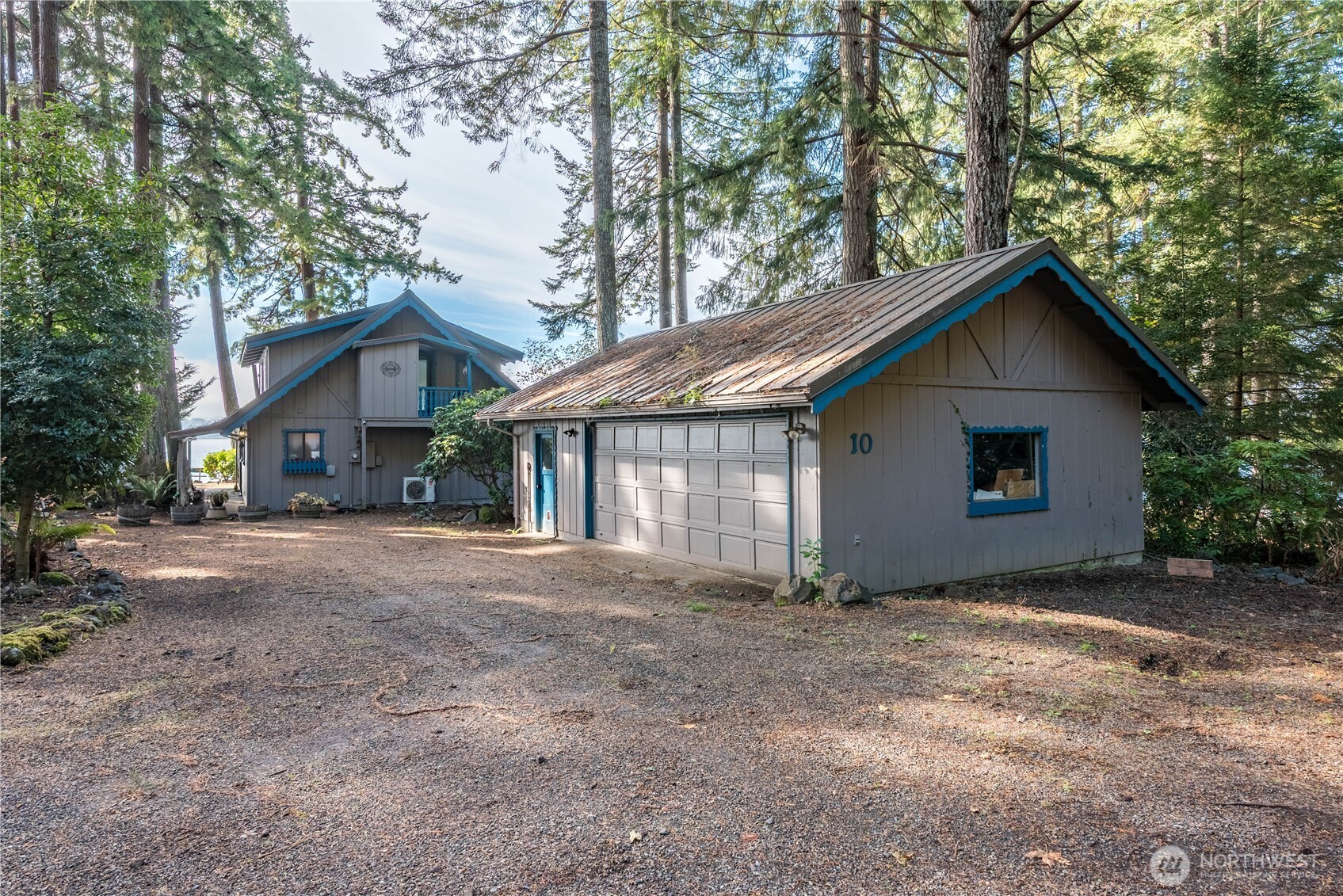 10 W Cape Horn Road