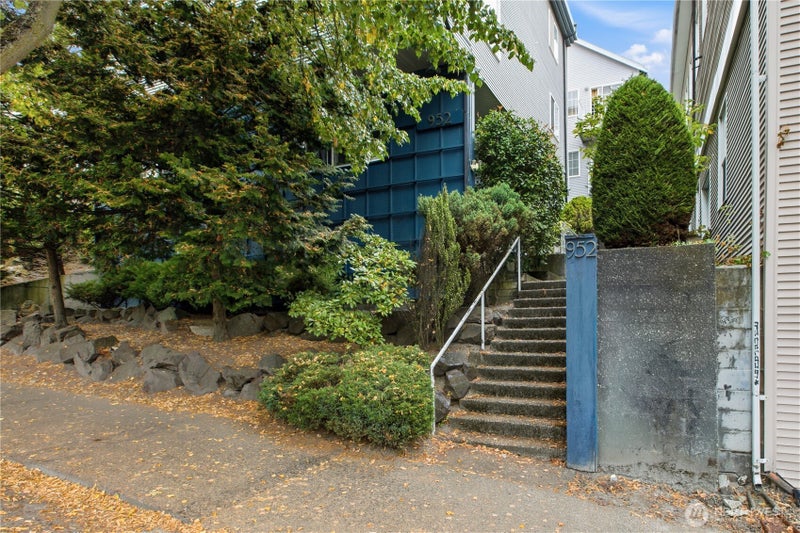 952 N 35th Street 102