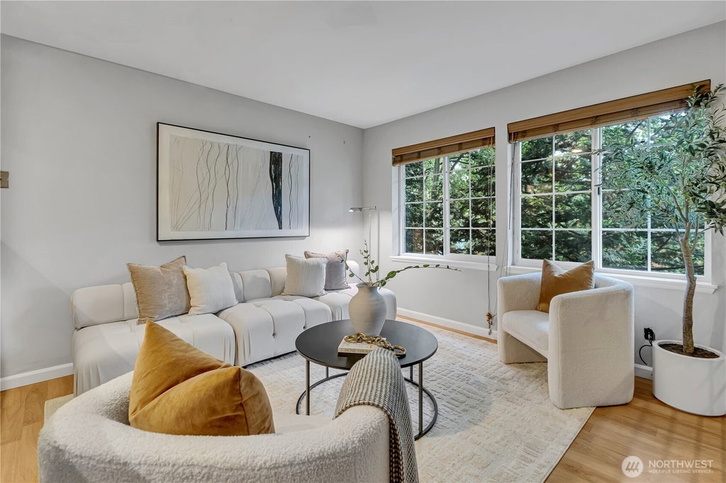 Photo of 952 N 35th Street #102, Seattle, WA 98103 (MLS # 2571054)