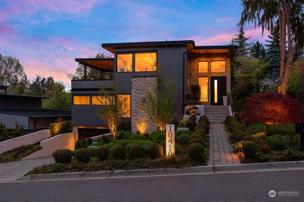 Photo of 10410 NE 53rd Street, Kirkland, WA 98033 (MLS # 2221701)