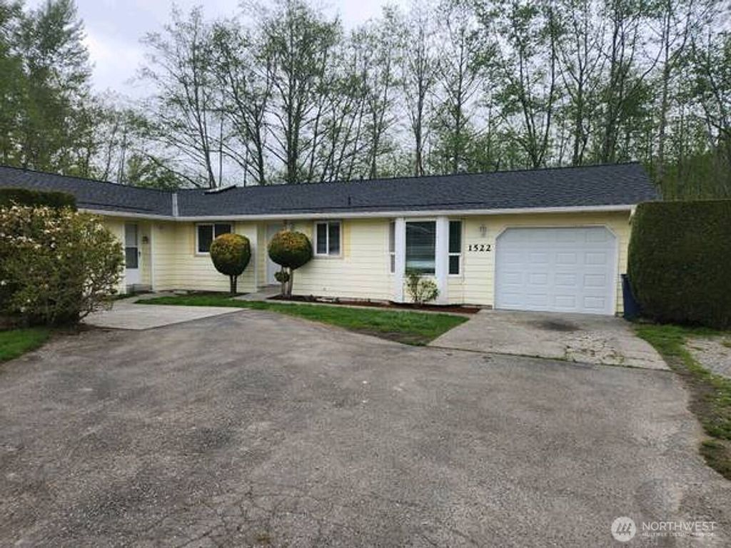 Photo of 1522 N Waugh Road, Mount Vernon, WA 98273 (MLS # 2506834)